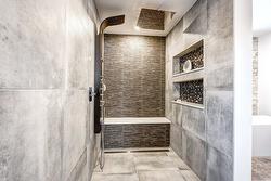 Salle de bains attenante à la CCP - 