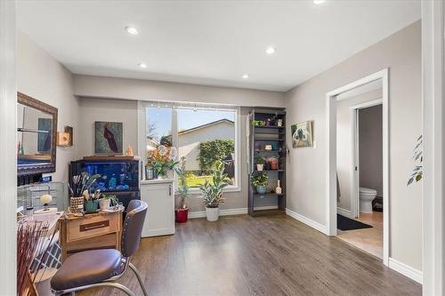 39 Erlandson Drive, Winnipeg, MB - Indoor Photo Showing Other Room