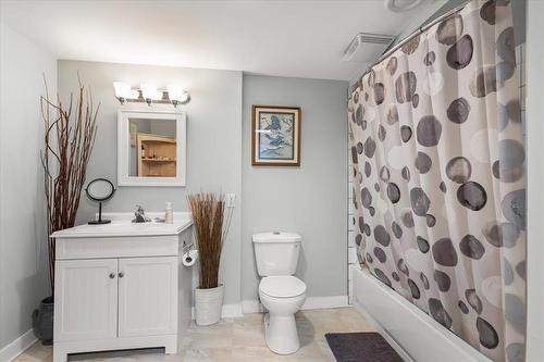 39 Erlandson Drive, Winnipeg, MB - Indoor Photo Showing Bathroom