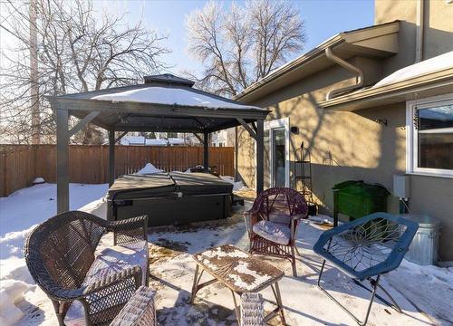39 Erlandson Drive, Winnipeg, MB - Outdoor With Deck Patio Veranda