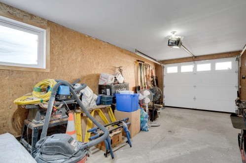 Garage - 202 Rue Des Pins, Prévost, QC - Indoor Photo Showing Garage