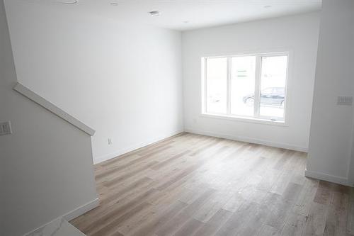 154 Perth Ave, Winnipeg, MB 