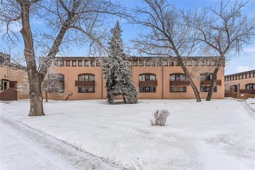 4-3459 Portage AVE  Winnipeg, MB R3K 0X2