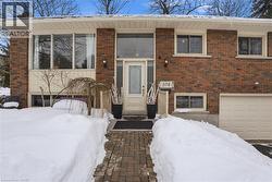 374 QUEEN Street E  Fergus, ON N1M 1T4