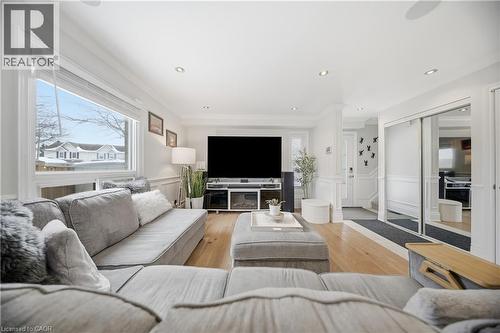 43 Kipling Crescent, Ajax, ON - Indoor Photo Showing Living Room