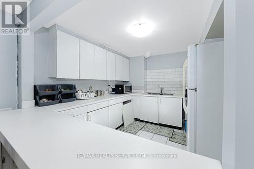161 Hupfield Trail, Toronto, ON - Indoor Photo Showing Kitchen With Double Sink
