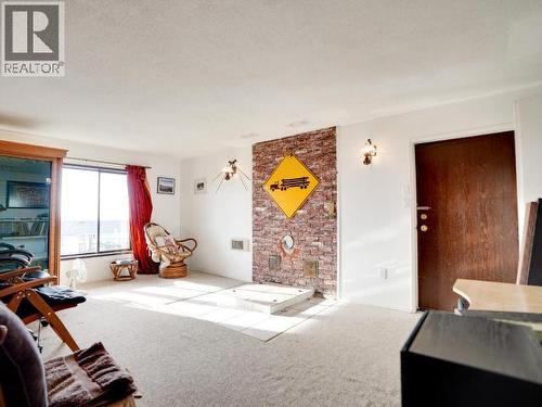 4029 Lytton Ave, Powell River, BC - Indoor Photo Showing Other Room With Fireplace