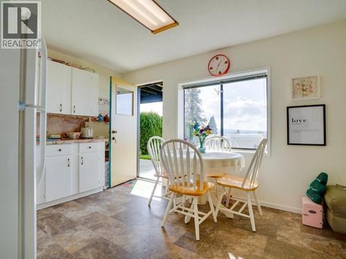 4029 Lytton Ave, Powell River, BC - Indoor Photo Showing Dining Room