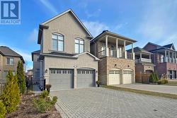 90 BRAEBROOK DRIVE  Whitby, ON L1R 0M9