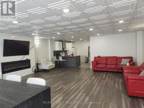513 - 309 Major Mackenzie Drive E, Richmond Hill, ON - Indoor With Fireplace