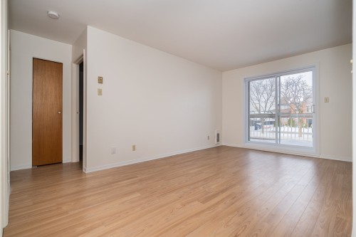 Living Room - 346 Boul. Samson, Laval (Sainte-Dorothée), QC - Indoor Photo Showing Other Room