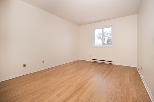 Bedroom - 346 Boul. Samson, Laval (Sainte-Dorothée), QC - Indoor Photo Showing Other Room