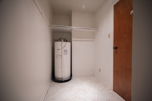 Storage - 346 Boul. Samson, Laval (Sainte-Dorothée), QC - Indoor