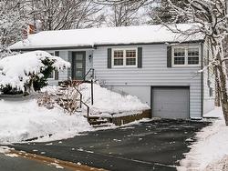 15 Crestview Drive  Halifax, NS B3P 1G1