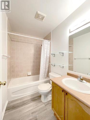 27 Santa Cruz Private, Ottawa, ON - Indoor Photo Showing Bathroom
