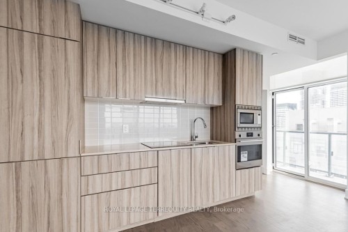 3106-955 Bay Street, Toronto, ON - Indoor Photo Showing Kitchen