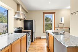 2299 Rue Rachel E.  Montréal (Le Plateau-Mont-Royal), QC H2H 1R5