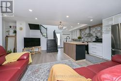 Stairs and open concept - 