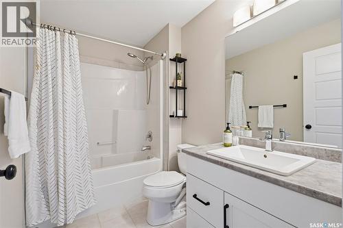251 Labine Bend, Saskatoon, SK - Indoor Photo Showing Bathroom