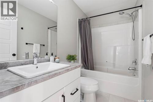 251 Labine Bend, Saskatoon, SK - Indoor Photo Showing Bathroom