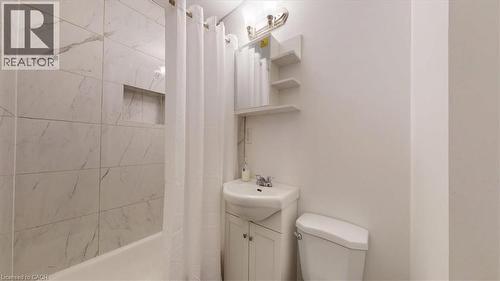 22 Broadview Avenue, Cambridge, ON - Indoor Photo Showing Bathroom