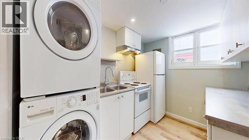 22 Broadview Avenue, Cambridge, ON - Indoor Photo Showing Laundry Room