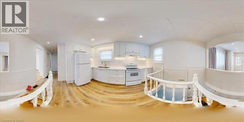 22 Broadview Avenue, Cambridge, ON - Indoor Photo Showing Kitchen