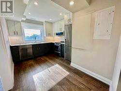 UPPER - 256 ANNETTE STREET  Toronto, ON M6P 1R1