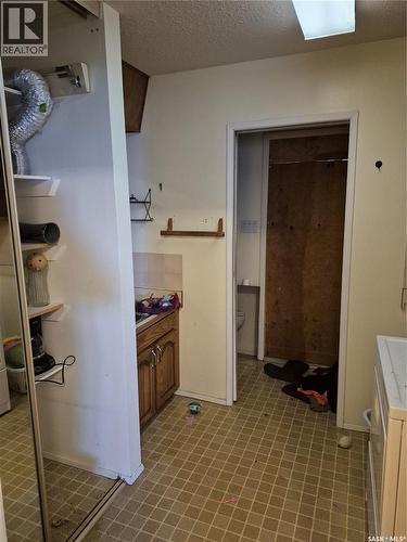 205 Railway Avenue N, Marcelin, SK - Indoor