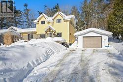 12 FERNDALE ROAD  Muskoka Lakes (Medora), ON P0B 1J0