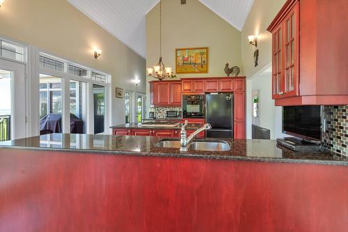 Cuisine - 3341 Route Du Fleuve, Les Éboulements, QC - Indoor Photo Showing Kitchen With Double Sink