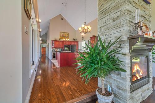 Corridor - 3341 Route Du Fleuve, Les Éboulements, QC - Indoor Photo Showing Other Room