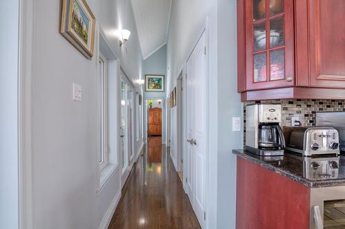 Corridor - 3341 Route Du Fleuve, Les Éboulements, QC - Indoor Photo Showing Other Room