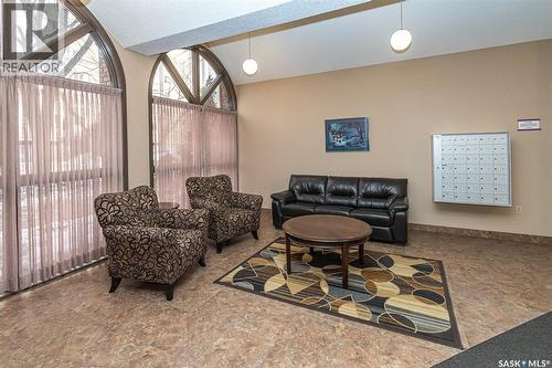 202 520 3Rd Avenue N, Saskatoon, SK - Indoor