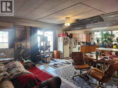 421 4Th Street, Chaplin, SK - Indoor