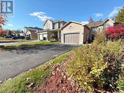 18 FOREST DALE DRIVE  Barrie, ON L4M 6M7