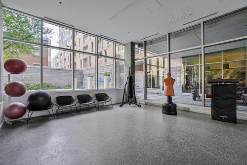Exercise room - 437-1414 Rue Chomedey, Montréal (Ville-Marie), QC - Indoor Photo Showing Other Room
