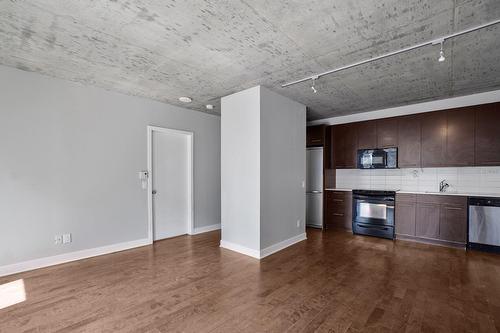 Overall view - 437-1414 Rue Chomedey, Montréal (Ville-Marie), QC - Indoor Photo Showing Kitchen