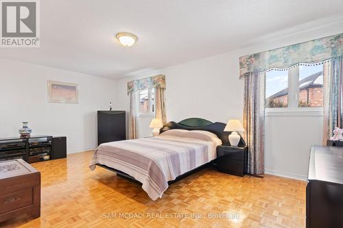 4461 Gladebrook Crescent, Mississauga, ON - Indoor Photo Showing Bedroom