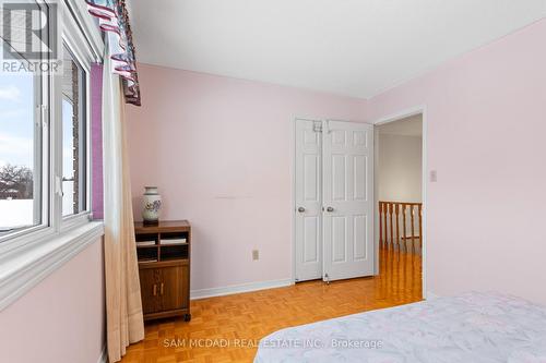 4461 Gladebrook Crescent, Mississauga, ON - Indoor Photo Showing Bedroom