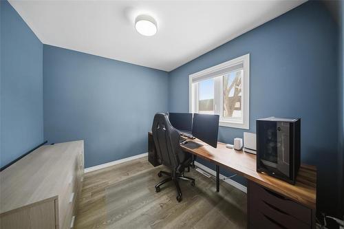 515 Regent (East) Avenue E, Winnipeg, MB - Indoor Photo Showing Office