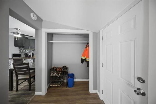 515 Regent (East) Avenue E, Winnipeg, MB - Indoor Photo Showing Other Room