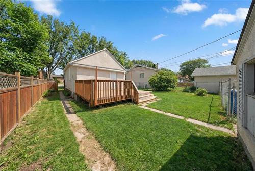 515 Regent (East) Avenue E, Winnipeg, MB - Outdoor With Deck Patio Veranda With Backyard