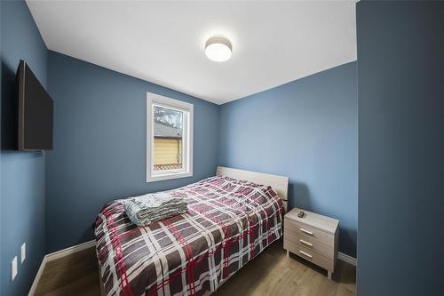 515 Regent (East) Avenue E, Winnipeg, MB - Indoor Photo Showing Bedroom