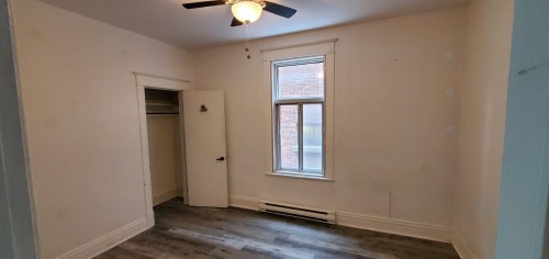 Chambre à coucher - 8621 Rue St-Denis, Montréal (Villeray/Saint-Michel/Parc-Extension), QC - Indoor Photo Showing Other Room