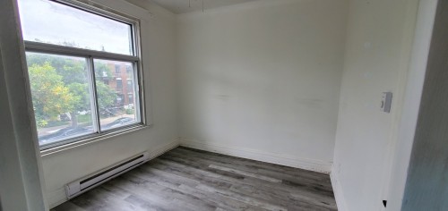 Chambre à coucher - 8621 Rue St-Denis, Montréal (Villeray/Saint-Michel/Parc-Extension), QC - Indoor Photo Showing Other Room