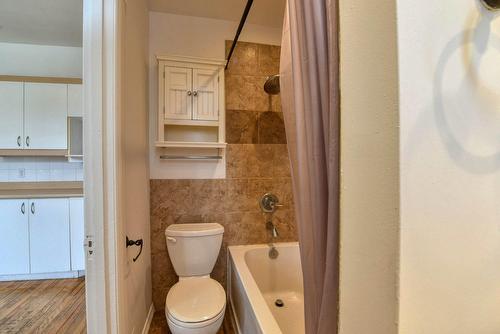 Salle de bains - 8615 Rue St-Denis, Montréal (Villeray/Saint-Michel/Parc-Extension), QC - Indoor Photo Showing Bathroom