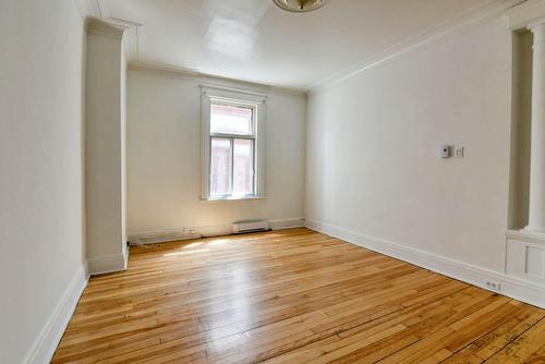 Salon - 8615 Rue St-Denis, Montréal (Villeray/Saint-Michel/Parc-Extension), QC - Indoor Photo Showing Other Room