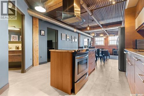 305 1275 Broad Street, Regina, SK - Indoor Photo Showing Kitchen