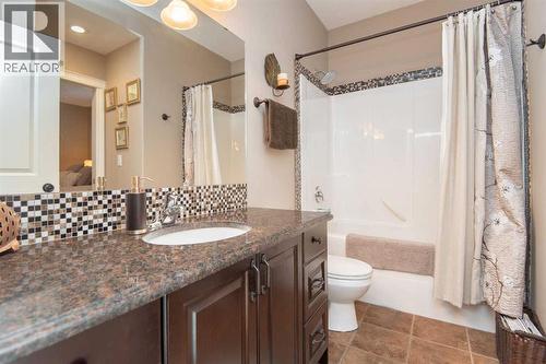 15 Volk Place, Red Deer, AB - Indoor Photo Showing Bathroom